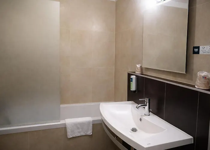 Hôtel accueillant les animaux: Logis Hôtel Diane